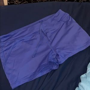 F21 Athletic spandex shorts in MEDIUM